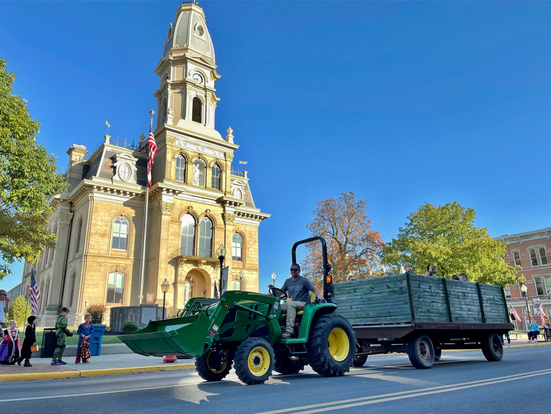 Annual Downtown Bellefontaine Pumpkin Walk a Huge Success