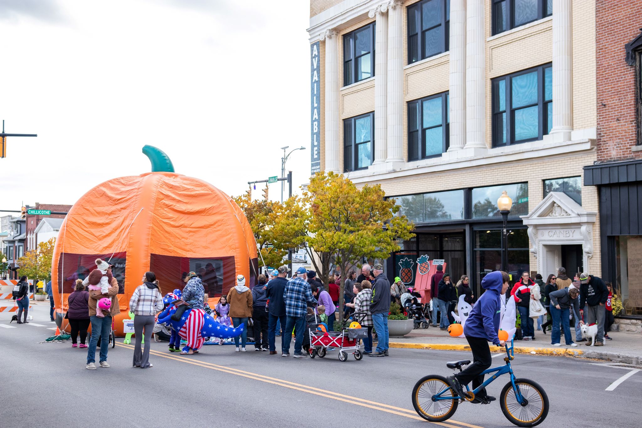 The Great Pumpkin Walk of Downtown Bellefontaine Returns!