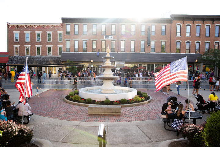 The fountain square in summer