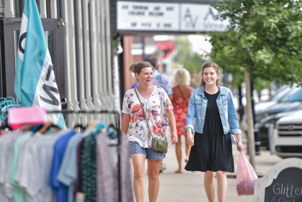 sidewalk-sales-2-use